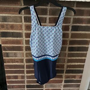 Women’s Lands End One Piece Swimsuit, Large, 14-16 Blue